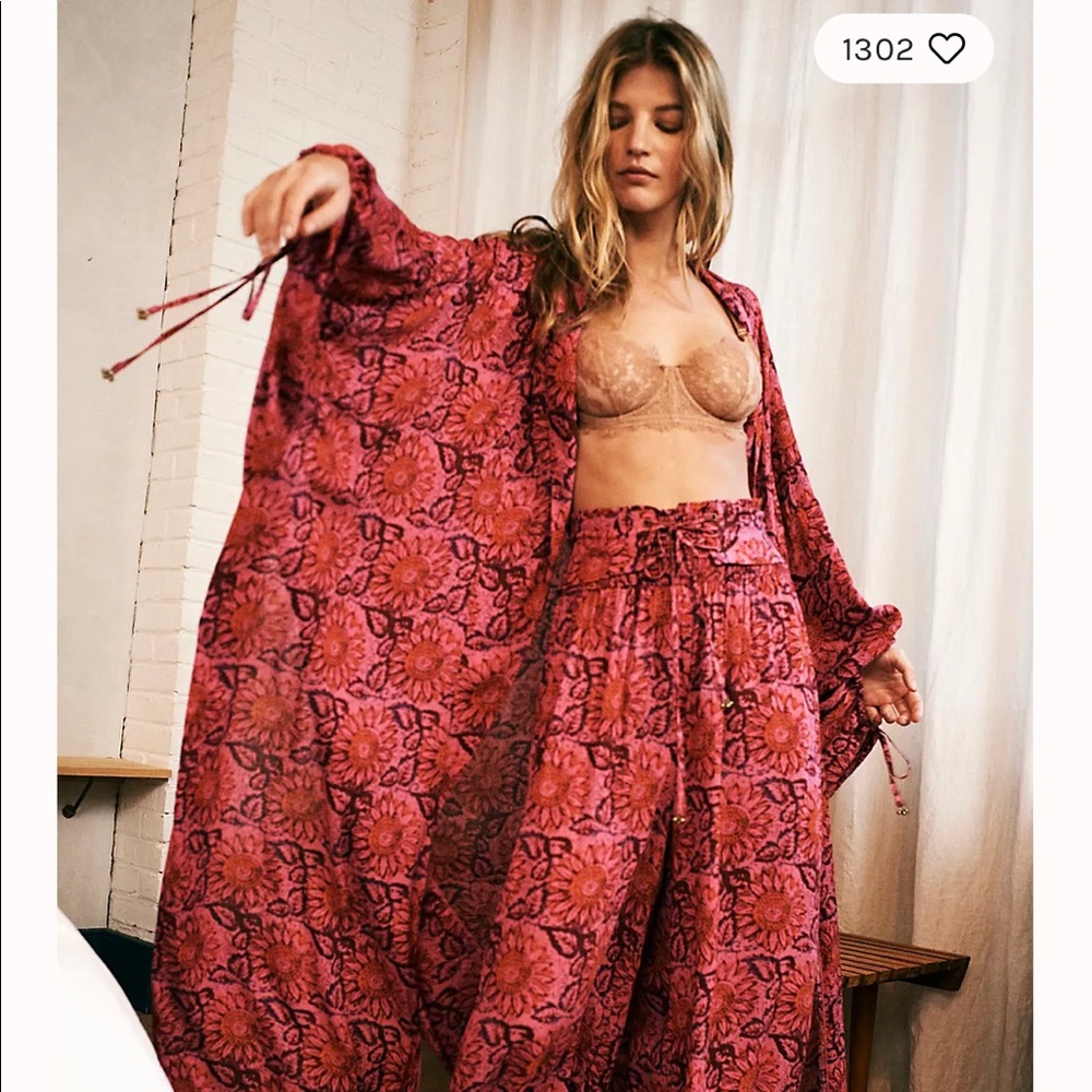 boudoir essential,  robe & lounge pants set. Semi sheer Vintage floral print